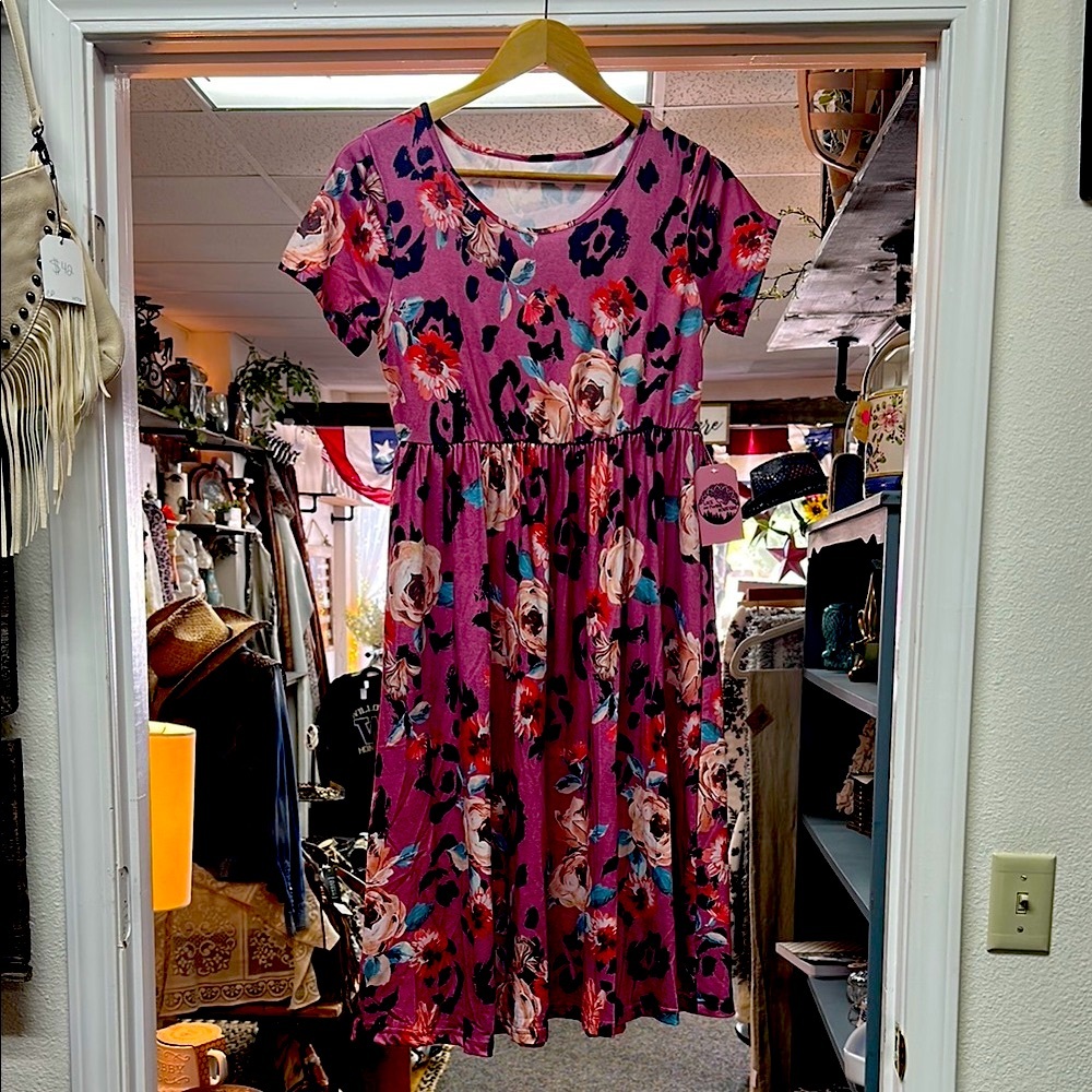 Elegant Floral Midi Dress in Pink and Black